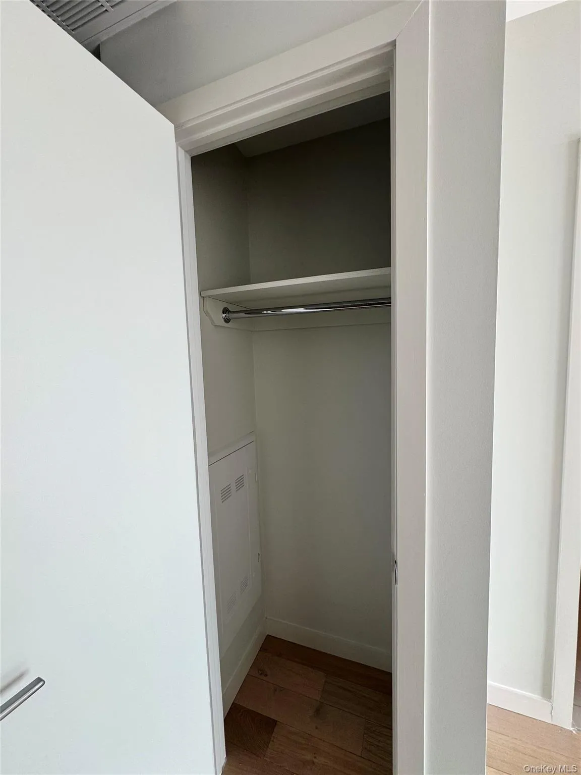 131-02B #14P 40th Rd, New York, NY, 1 Bedroom Bedrooms, 2 Rooms Rooms,1 BathroomBathrooms,Residential Lease,For Rent,40th Rd,0,KEY1019217 131-02B #14P 40th Rd, New York, NY, 1 Bedroom Bedrooms, 2 Rooms Rooms,1 BathroomBathrooms,Residential Lease,For Rent,40th Rd,0,KEY1019217
