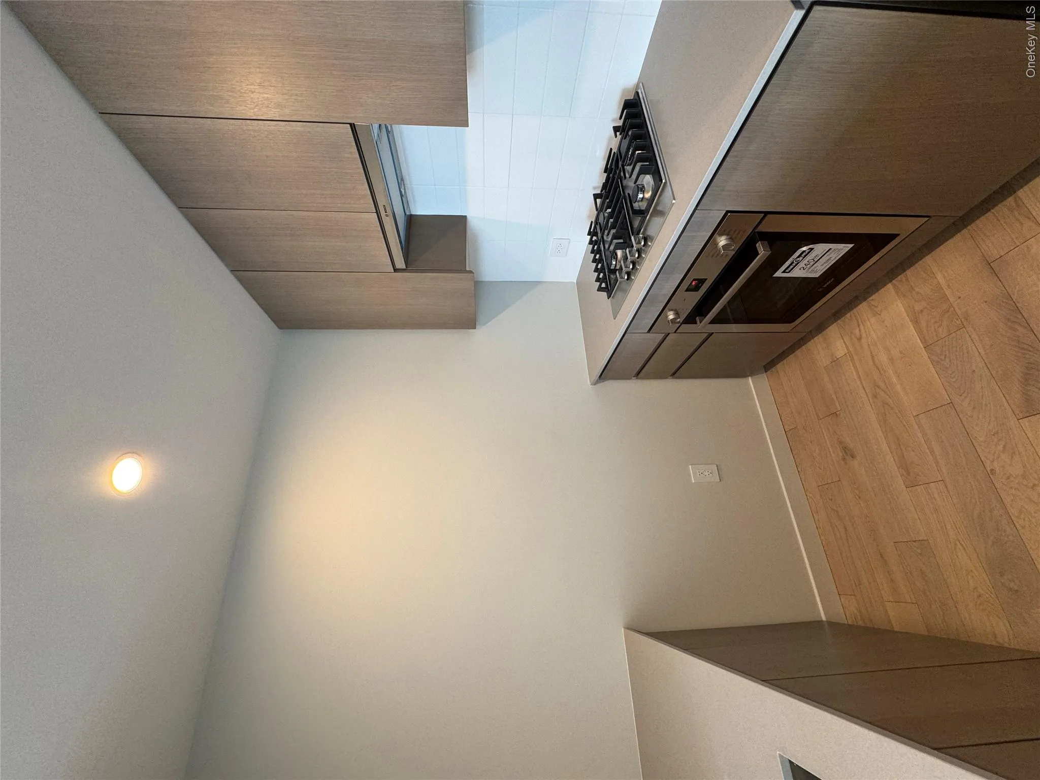 131-02B #14P 40th Rd, New York, NY, 1 Bedroom Bedrooms, 2 Rooms Rooms,1 BathroomBathrooms,Residential Lease,For Rent,40th Rd,0,KEY1019217 131-02B #14P 40th Rd, New York, NY, 1 Bedroom Bedrooms, 2 Rooms Rooms,1 BathroomBathrooms,Residential Lease,For Rent,40th Rd,0,KEY1019217