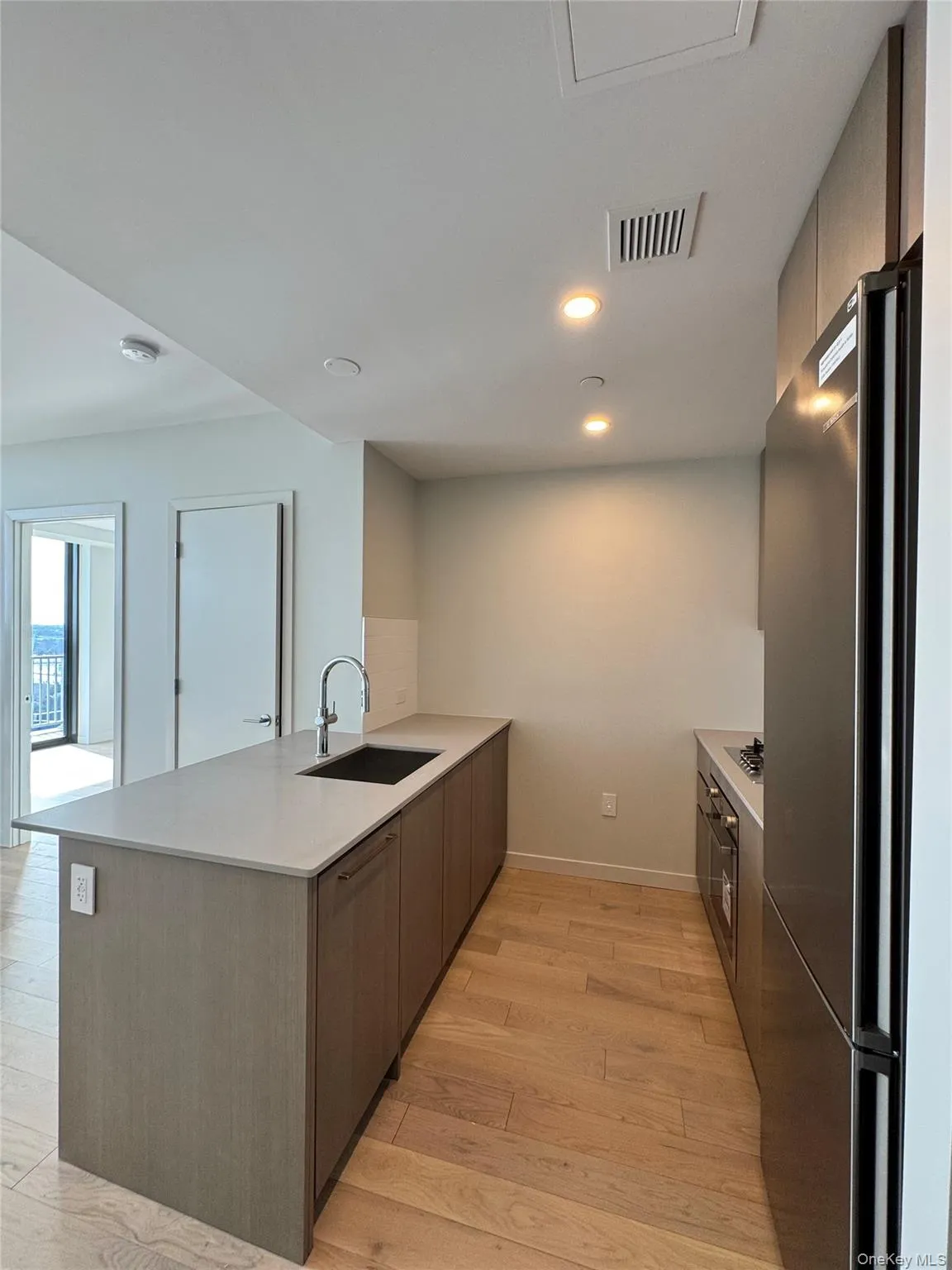 131-02B #14P 40th Rd, New York, NY, 1 Bedroom Bedrooms, 2 Rooms Rooms,1 BathroomBathrooms,Residential Lease,For Rent,40th Rd,0,KEY1019217 131-02B #14P 40th Rd, New York, NY, 1 Bedroom Bedrooms, 2 Rooms Rooms,1 BathroomBathrooms,Residential Lease,For Rent,40th Rd,0,KEY1019217