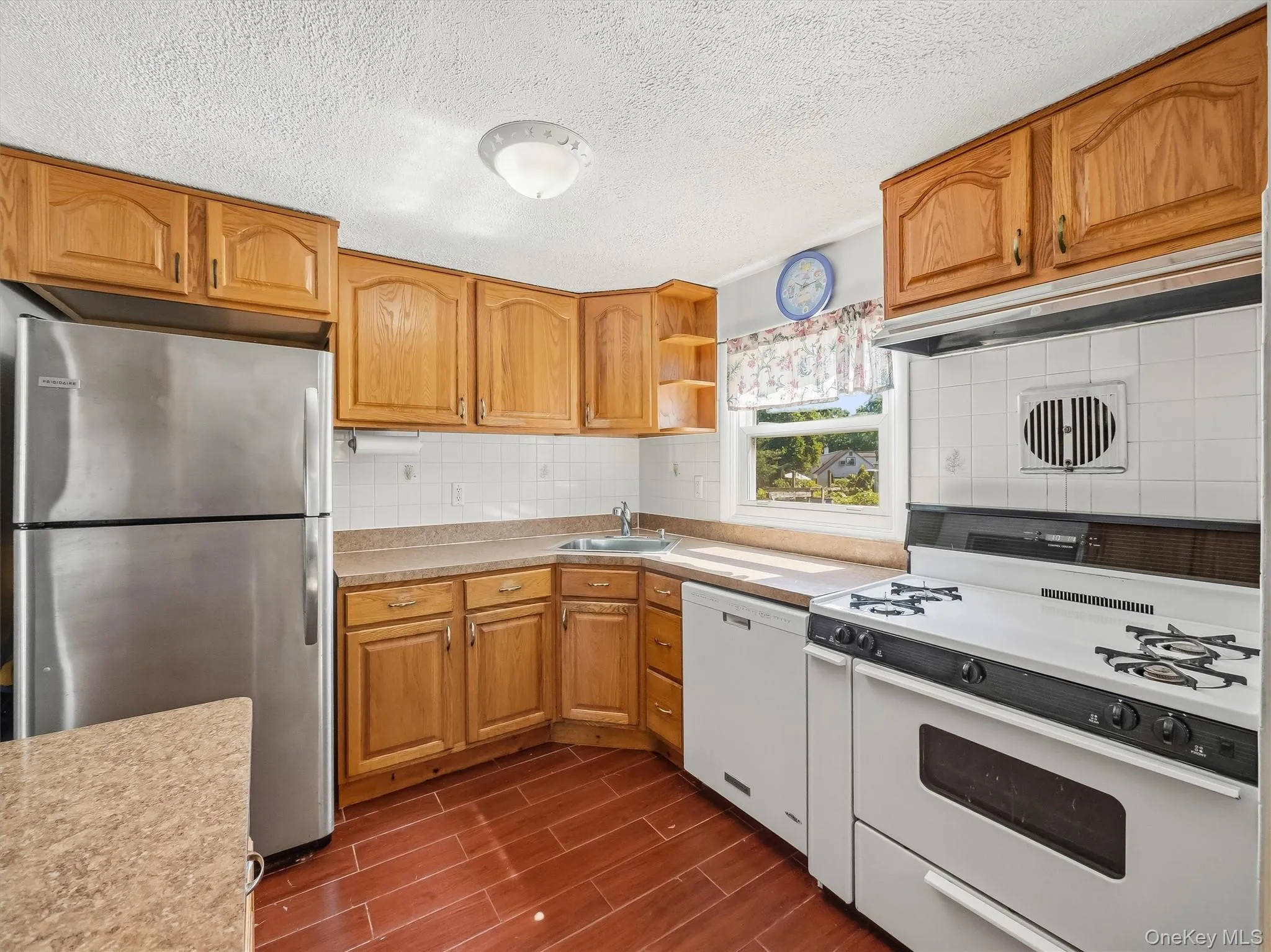 11 Hollow Drive, Clarkstown, NY, 4 Bedrooms Bedrooms, 9 Rooms Rooms,2 BathroomsBathrooms,Residential,For Rent,Hollow,0,1019226 11 Hollow Drive, Clarkstown, NY, 4 Bedrooms Bedrooms, 9 Rooms Rooms,2 BathroomsBathrooms,Residential,For Rent,Hollow,0,1019226