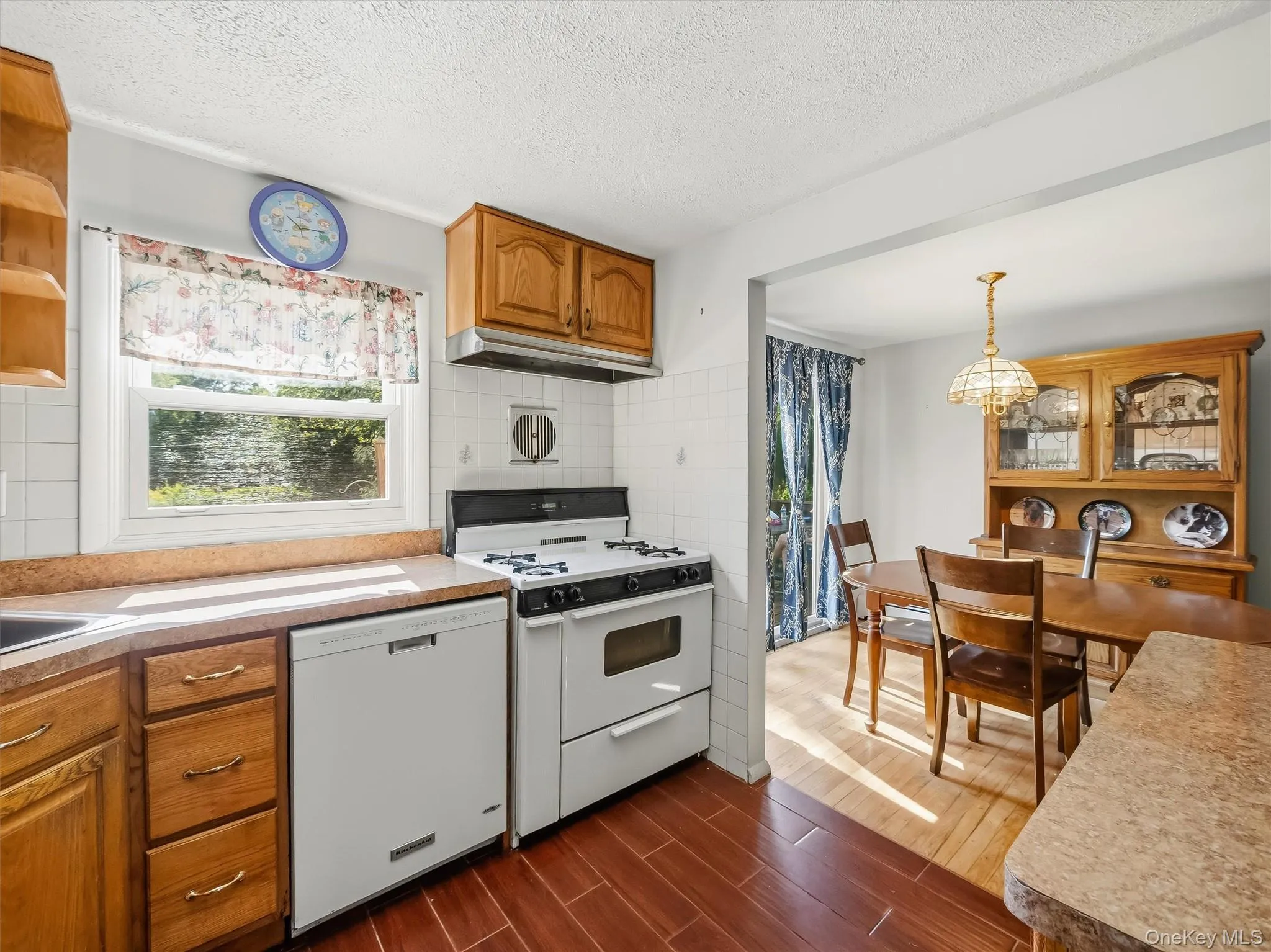 11 Hollow Drive, Clarkstown, NY, 4 Bedrooms Bedrooms, 9 Rooms Rooms,2 BathroomsBathrooms,Residential,For Rent,Hollow,0,1019226 11 Hollow Drive, Clarkstown, NY, 4 Bedrooms Bedrooms, 9 Rooms Rooms,2 BathroomsBathrooms,Residential,For Rent,Hollow,0,1019226