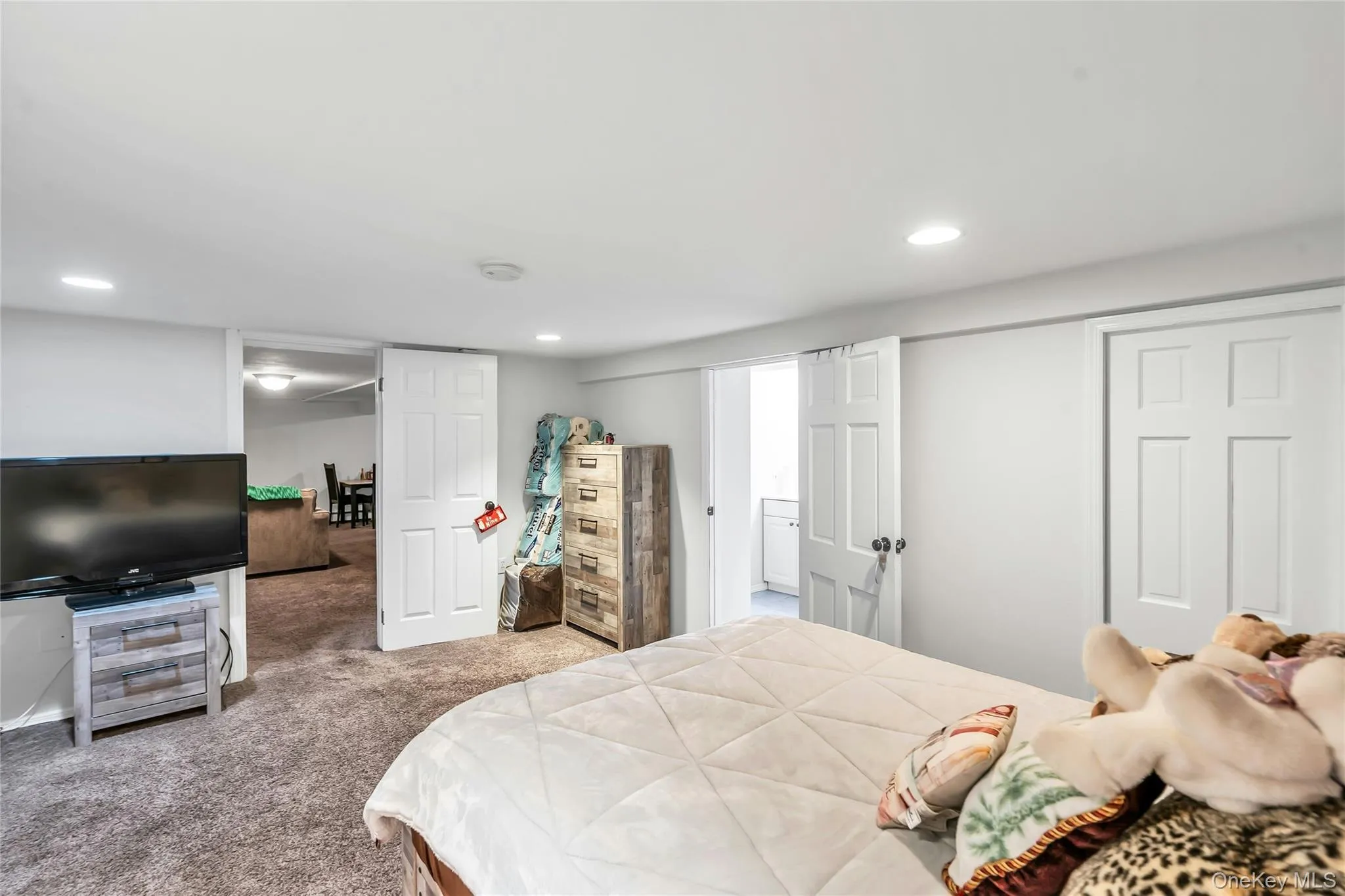 3 Lillian Road, Smithtown, NY, 4 Bedrooms Bedrooms, 7 Rooms Rooms,2 BathroomsBathrooms,Residential,For Rent,Lillian,0,1019233 3 Lillian Road, Smithtown, NY, 4 Bedrooms Bedrooms, 7 Rooms Rooms,2 BathroomsBathrooms,Residential,For Rent,Lillian,0,1019233