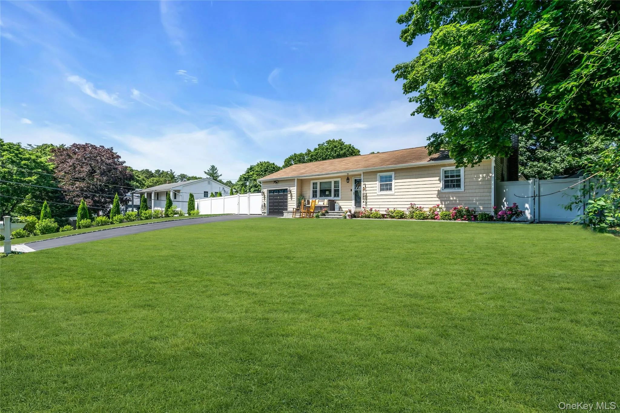 3 Lillian Road, Smithtown, NY, 4 Bedrooms Bedrooms, 7 Rooms Rooms,2 BathroomsBathrooms,Residential,For Rent,Lillian,0,1019233 3 Lillian Road, Smithtown, NY, 4 Bedrooms Bedrooms, 7 Rooms Rooms,2 BathroomsBathrooms,Residential,For Rent,Lillian,0,1019233