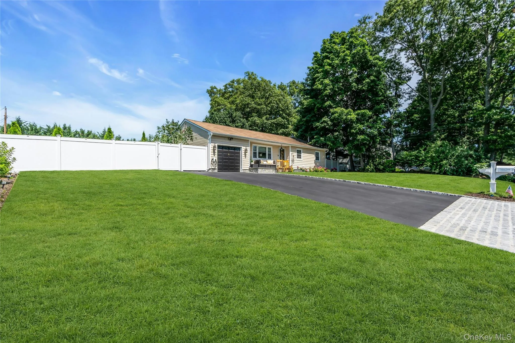 3 Lillian Road, Smithtown, NY, 4 Bedrooms Bedrooms, 7 Rooms Rooms,2 BathroomsBathrooms,Residential,For Rent,Lillian,0,1019233 3 Lillian Road, Smithtown, NY, 4 Bedrooms Bedrooms, 7 Rooms Rooms,2 BathroomsBathrooms,Residential,For Rent,Lillian,0,1019233