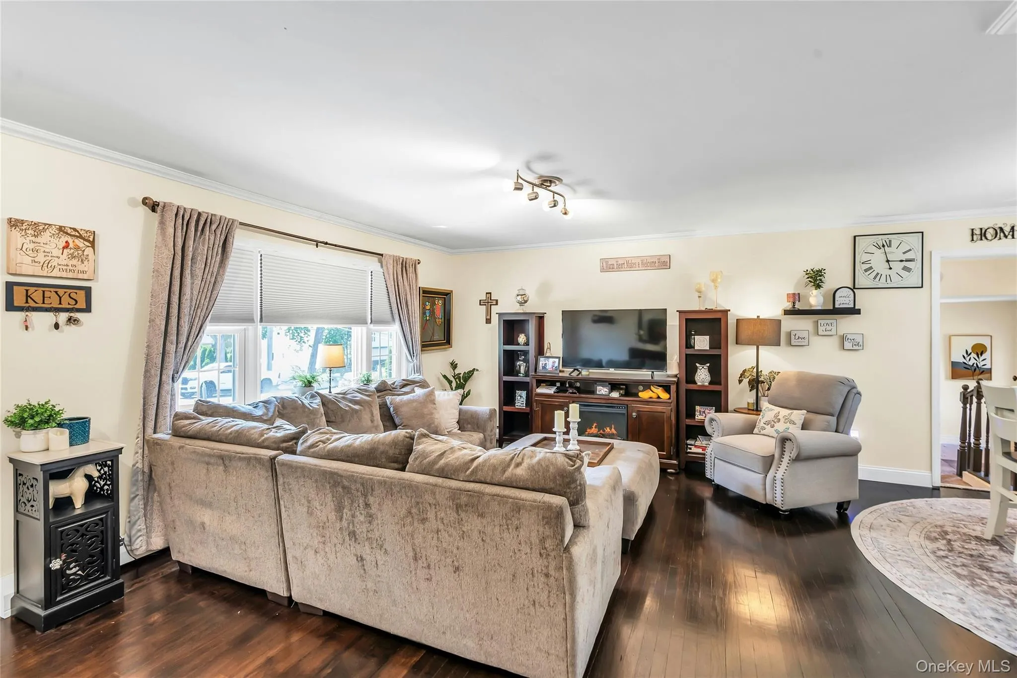 3 Lillian Road, Smithtown, NY, 4 Bedrooms Bedrooms, 7 Rooms Rooms,2 BathroomsBathrooms,Residential,For Rent,Lillian,0,1019233 3 Lillian Road, Smithtown, NY, 4 Bedrooms Bedrooms, 7 Rooms Rooms,2 BathroomsBathrooms,Residential,For Rent,Lillian,0,1019233