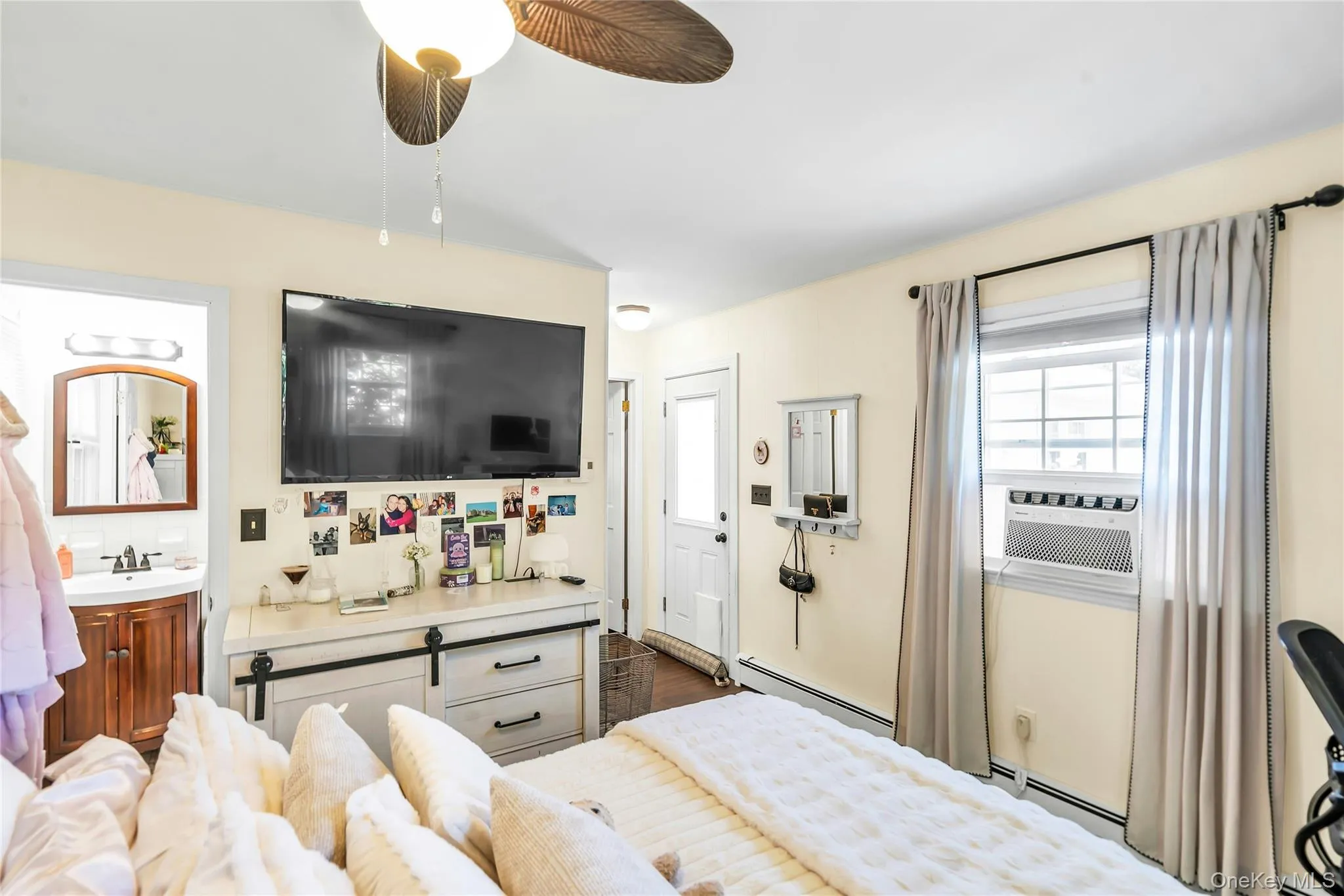3 Lillian Road, Smithtown, NY, 4 Bedrooms Bedrooms, 7 Rooms Rooms,2 BathroomsBathrooms,Residential,For Rent,Lillian,0,1019233 3 Lillian Road, Smithtown, NY, 4 Bedrooms Bedrooms, 7 Rooms Rooms,2 BathroomsBathrooms,Residential,For Rent,Lillian,0,1019233