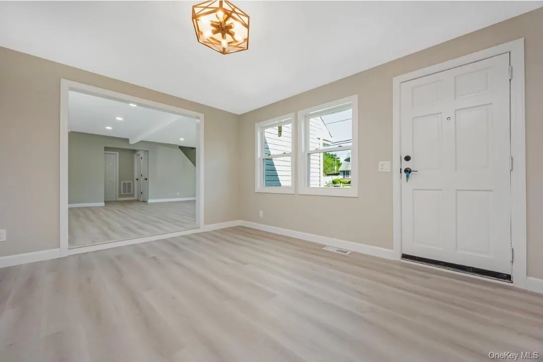 200 4th Avenue, Huntington, NY, 5 Bedrooms Bedrooms, 11 Rooms Rooms,2 BathroomsBathrooms,Residential,For Rent,4th,0,1019234 200 4th Avenue, Huntington, NY, 5 Bedrooms Bedrooms, 11 Rooms Rooms,2 BathroomsBathrooms,Residential,For Rent,4th,0,1019234