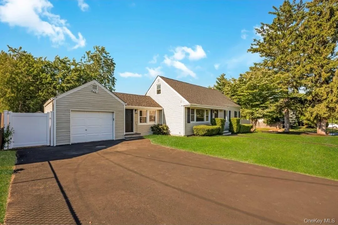 200 4th Avenue, Huntington, NY, 5 Bedrooms Bedrooms, 11 Rooms Rooms,2 BathroomsBathrooms,Residential,For Rent,4th,0,1019234 200 4th Avenue, Huntington, NY, 5 Bedrooms Bedrooms, 11 Rooms Rooms,2 BathroomsBathrooms,Residential,For Rent,4th,0,1019234