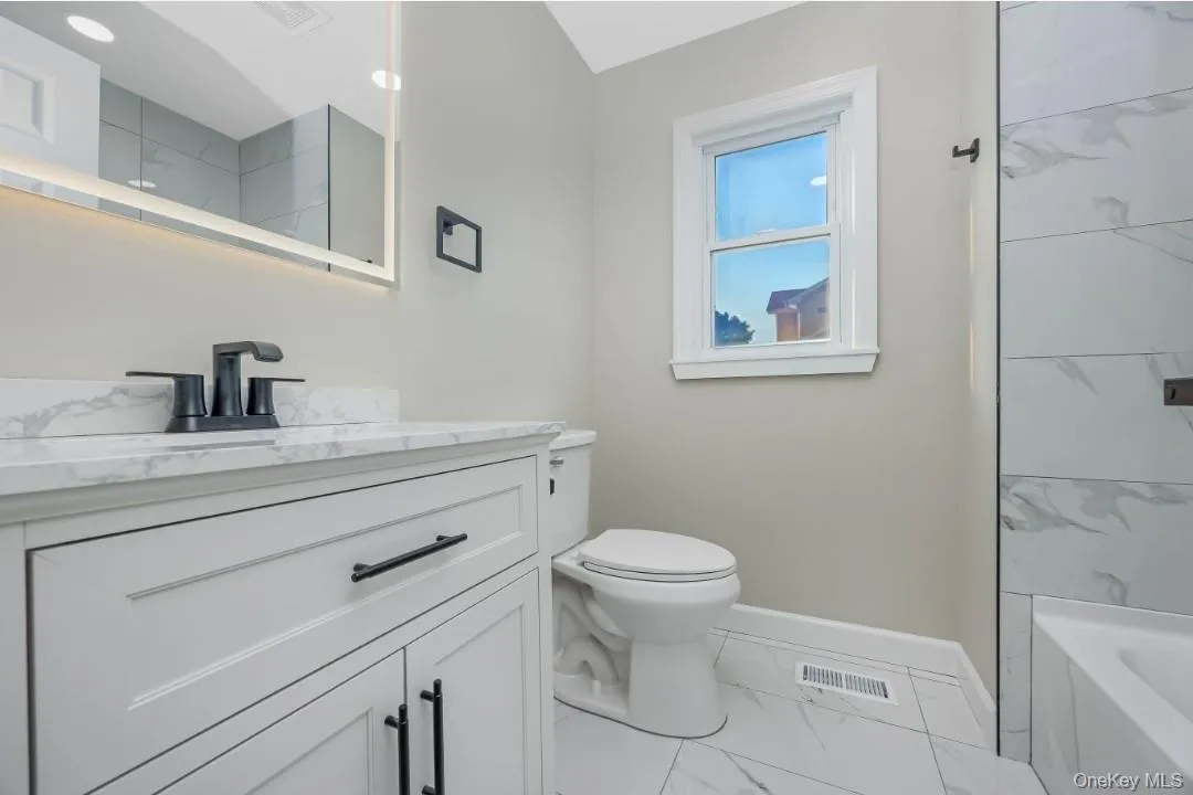 200 4th Avenue, Huntington, NY, 5 Bedrooms Bedrooms, 11 Rooms Rooms,2 BathroomsBathrooms,Residential,For Rent,4th,0,1019234 200 4th Avenue, Huntington, NY, 5 Bedrooms Bedrooms, 11 Rooms Rooms,2 BathroomsBathrooms,Residential,For Rent,4th,0,1019234