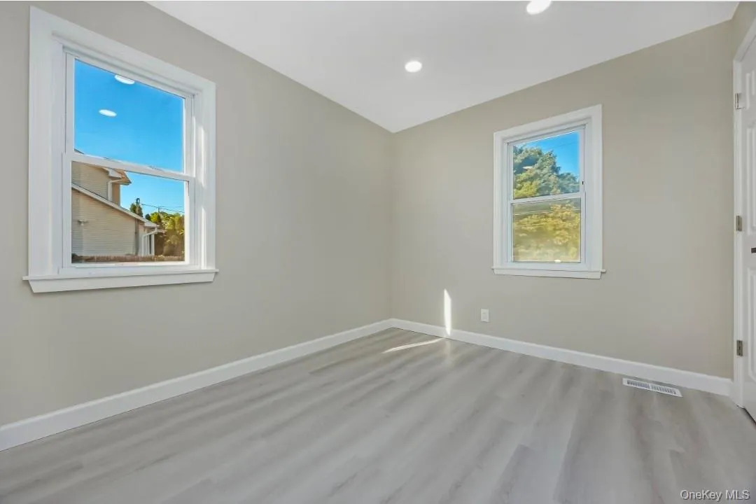 200 4th Avenue, Huntington, NY, 5 Bedrooms Bedrooms, 11 Rooms Rooms,2 BathroomsBathrooms,Residential,For Rent,4th,0,1019234 200 4th Avenue, Huntington, NY, 5 Bedrooms Bedrooms, 11 Rooms Rooms,2 BathroomsBathrooms,Residential,For Rent,4th,0,1019234