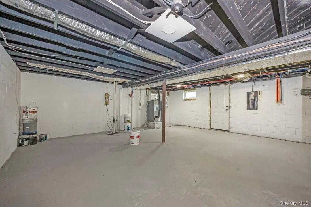 200 4th Avenue, Huntington, NY, 5 Bedrooms Bedrooms, 11 Rooms Rooms,2 BathroomsBathrooms,Residential,For Rent,4th,0,1019234 200 4th Avenue, Huntington, NY, 5 Bedrooms Bedrooms, 11 Rooms Rooms,2 BathroomsBathrooms,Residential,For Rent,4th,0,1019234