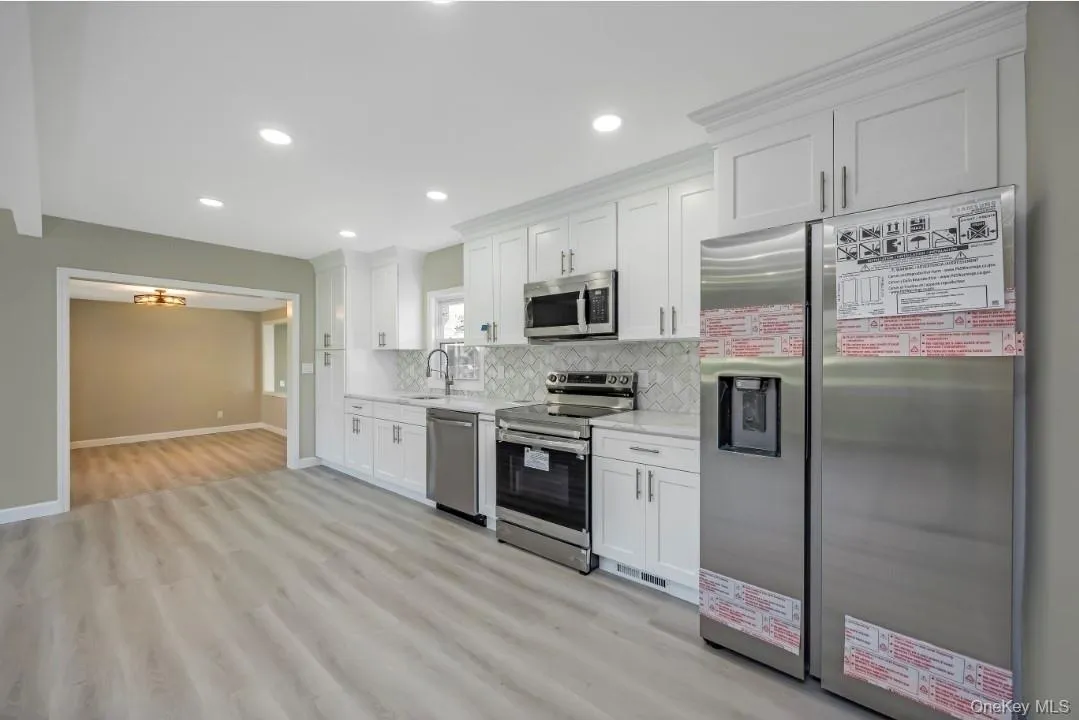 200 4th Avenue, Huntington, NY, 5 Bedrooms Bedrooms, 11 Rooms Rooms,2 BathroomsBathrooms,Residential,For Rent,4th,0,1019234 200 4th Avenue, Huntington, NY, 5 Bedrooms Bedrooms, 11 Rooms Rooms,2 BathroomsBathrooms,Residential,For Rent,4th,0,1019234