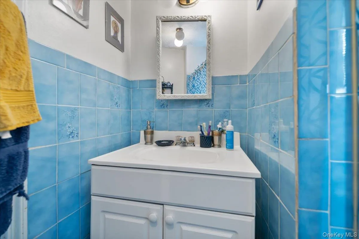 11590 223rd Street, New York, NY, 3 Bedrooms Bedrooms, 9 Rooms Rooms,2 BathroomsBathrooms,Residential,For Rent,223rd,0,1019245 11590 223rd Street, New York, NY, 3 Bedrooms Bedrooms, 9 Rooms Rooms,2 BathroomsBathrooms,Residential,For Rent,223rd,0,1019245