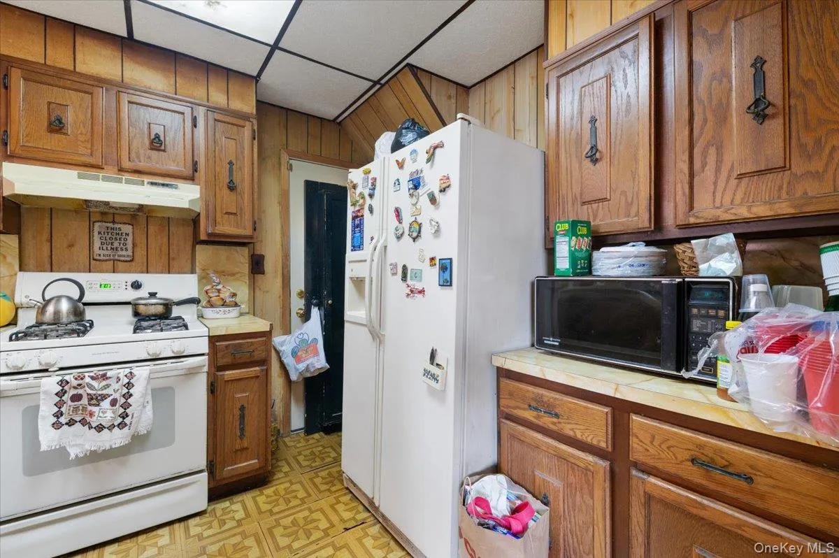 11590 223rd Street, New York, NY, 3 Bedrooms Bedrooms, 9 Rooms Rooms,2 BathroomsBathrooms,Residential,For Rent,223rd,0,1019245 11590 223rd Street, New York, NY, 3 Bedrooms Bedrooms, 9 Rooms Rooms,2 BathroomsBathrooms,Residential,For Rent,223rd,0,1019245