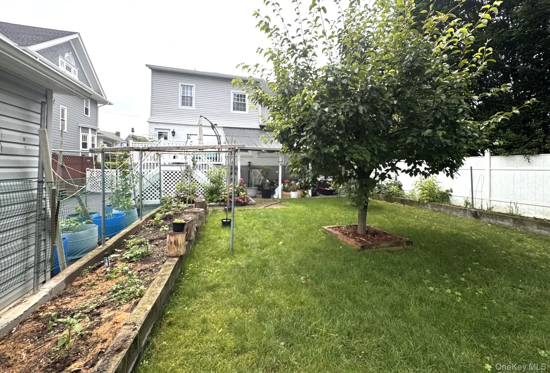 36 Earle Place, New Rochelle, NY, 3 Bedrooms Bedrooms, 10 Rooms Rooms,2 BathroomsBathrooms,Residential,For Rent,Earle,0,1019248 36 Earle Place, New Rochelle, NY, 3 Bedrooms Bedrooms, 10 Rooms Rooms,2 BathroomsBathrooms,Residential,For Rent,Earle,0,1019248