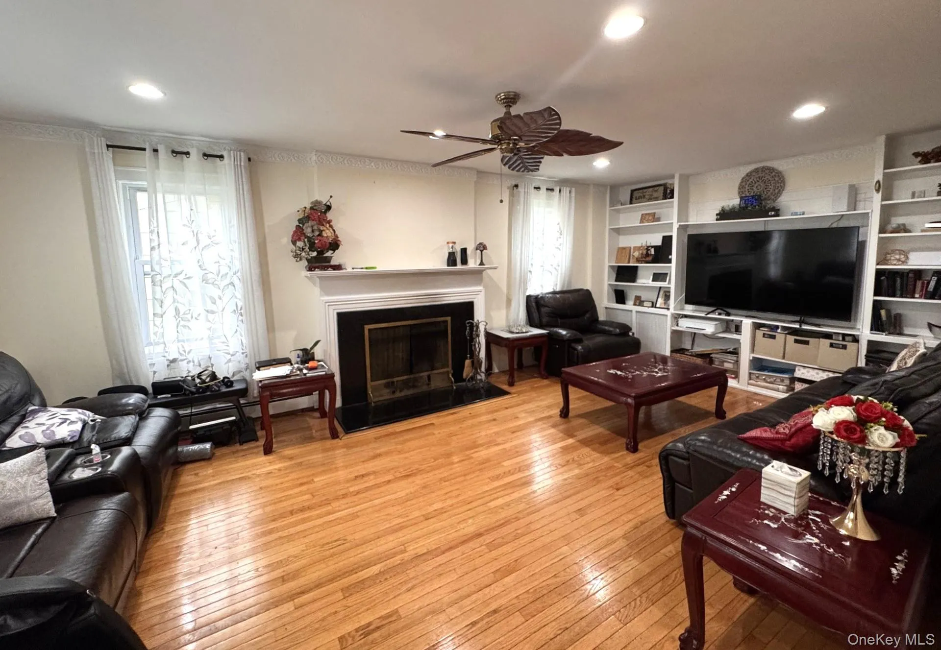 36 Earle Place, New Rochelle, NY, 3 Bedrooms Bedrooms, 10 Rooms Rooms,2 BathroomsBathrooms,Residential,For Rent,Earle,0,1019248 36 Earle Place, New Rochelle, NY, 3 Bedrooms Bedrooms, 10 Rooms Rooms,2 BathroomsBathrooms,Residential,For Rent,Earle,0,1019248