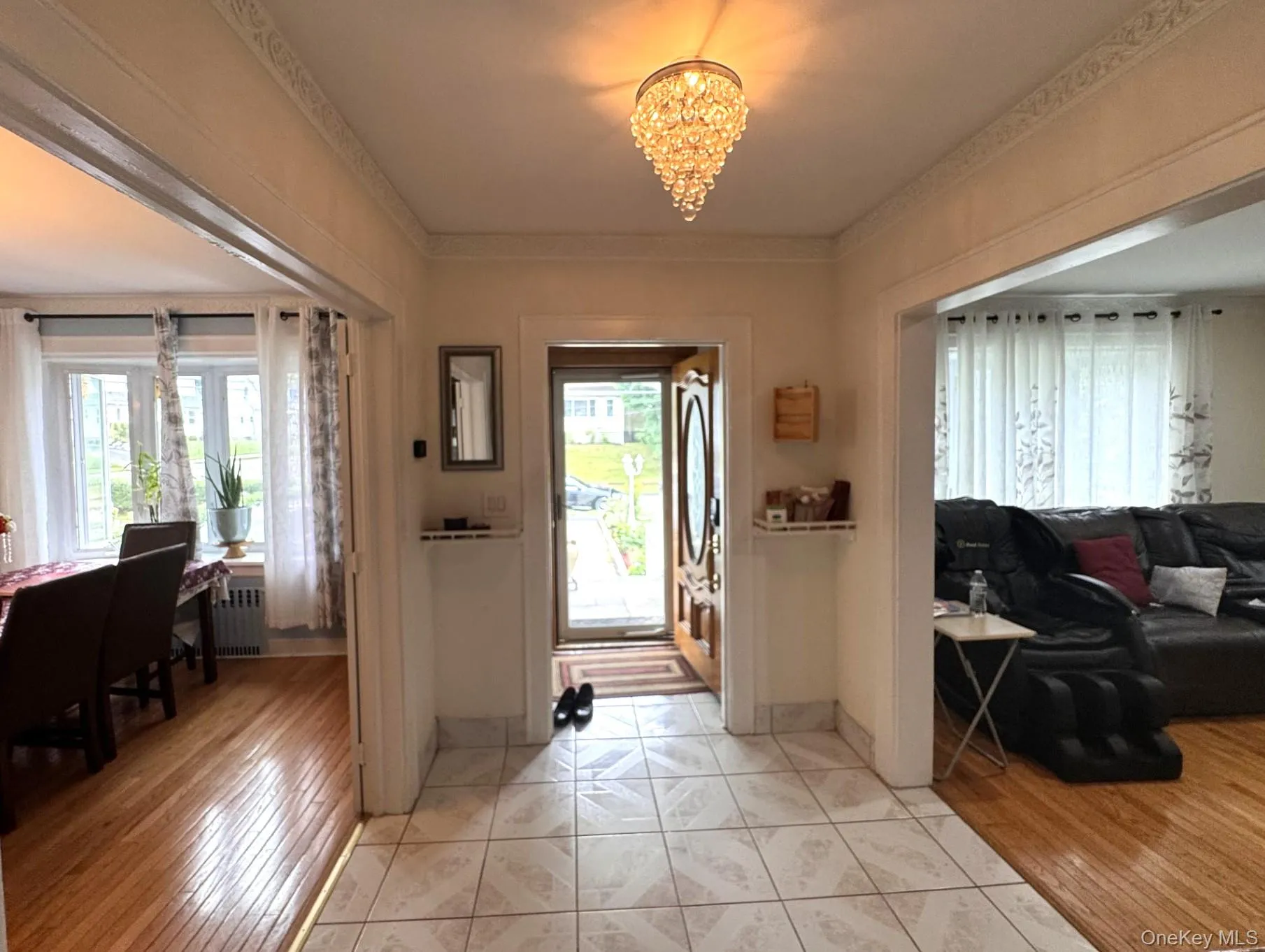 36 Earle Place, New Rochelle, NY, 3 Bedrooms Bedrooms, 10 Rooms Rooms,2 BathroomsBathrooms,Residential,For Rent,Earle,0,1019248 36 Earle Place, New Rochelle, NY, 3 Bedrooms Bedrooms, 10 Rooms Rooms,2 BathroomsBathrooms,Residential,For Rent,Earle,0,1019248