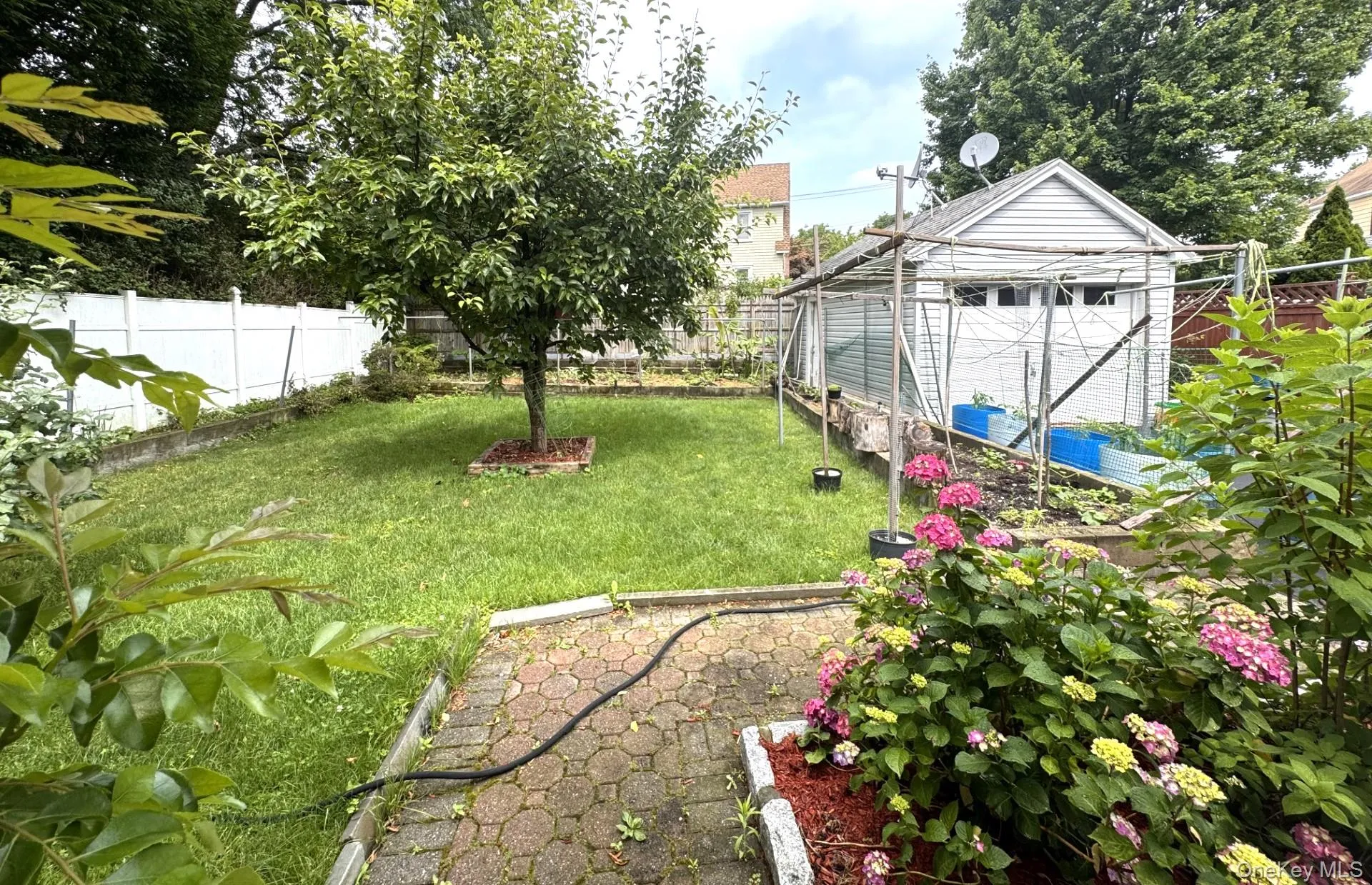 36 Earle Place, New Rochelle, NY, 3 Bedrooms Bedrooms, 10 Rooms Rooms,2 BathroomsBathrooms,Residential,For Rent,Earle,0,1019248 36 Earle Place, New Rochelle, NY, 3 Bedrooms Bedrooms, 10 Rooms Rooms,2 BathroomsBathrooms,Residential,For Rent,Earle,0,1019248