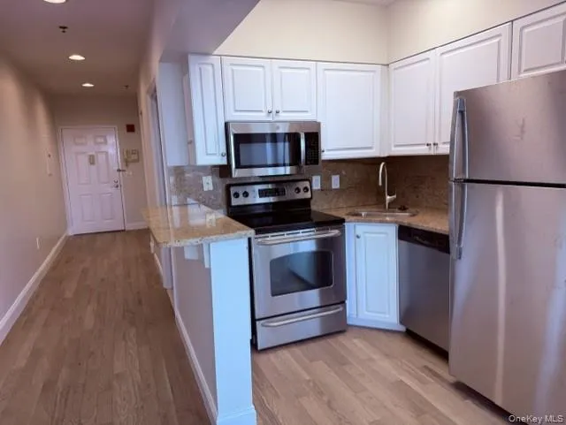 100 New Roc City Place, New Rochelle, NY, 1 Room Rooms,1 BathroomBathrooms,Residential,For Rent,New Roc City,0,1019250 100 New Roc City Place, New Rochelle, NY, 1 Room Rooms,1 BathroomBathrooms,Residential,For Rent,New Roc City,0,1019250