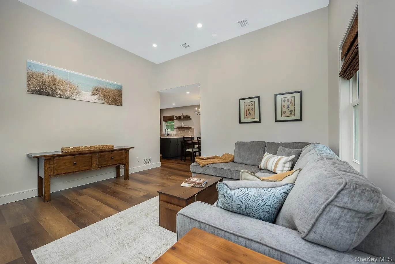 2 Cherry Road, Oyster Bay, NY, 2 Bedrooms Bedrooms, 6 Rooms Rooms,1 BathroomBathrooms,Residential Lease,For Rent,Cherry,0,1019257 2 Cherry Road, Oyster Bay, NY, 2 Bedrooms Bedrooms, 6 Rooms Rooms,1 BathroomBathrooms,Residential Lease,For Rent,Cherry,0,1019257