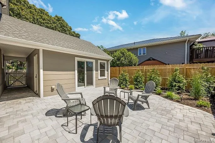 2 Cherry Road, Oyster Bay, NY, 2 Bedrooms Bedrooms, 6 Rooms Rooms,1 BathroomBathrooms,Residential Lease,For Rent,Cherry,0,1019257 2 Cherry Road, Oyster Bay, NY, 2 Bedrooms Bedrooms, 6 Rooms Rooms,1 BathroomBathrooms,Residential Lease,For Rent,Cherry,0,1019257