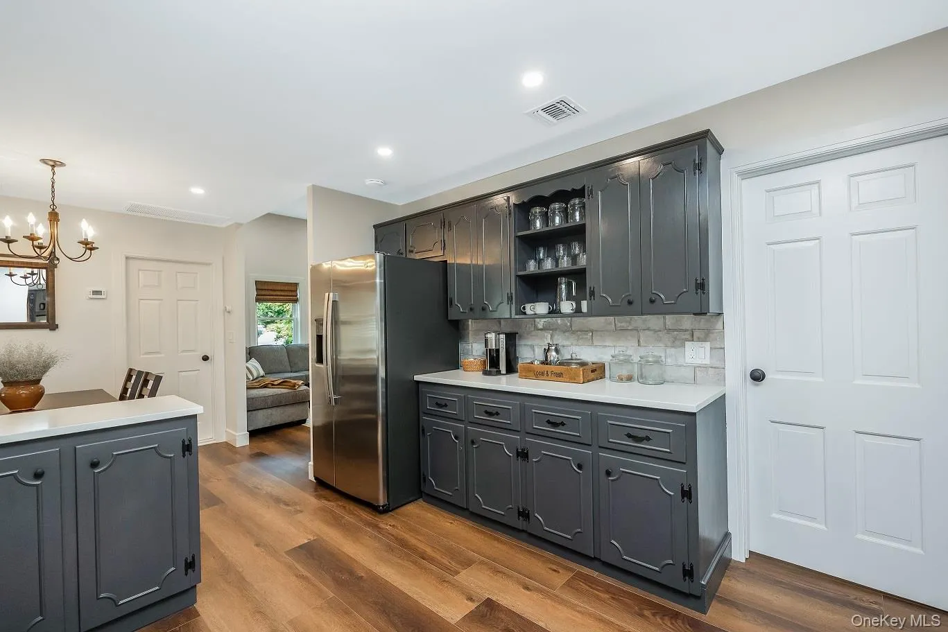 2 Cherry Road, Oyster Bay, NY, 2 Bedrooms Bedrooms, 6 Rooms Rooms,1 BathroomBathrooms,Residential Lease,For Rent,Cherry,0,1019257 2 Cherry Road, Oyster Bay, NY, 2 Bedrooms Bedrooms, 6 Rooms Rooms,1 BathroomBathrooms,Residential Lease,For Rent,Cherry,0,1019257