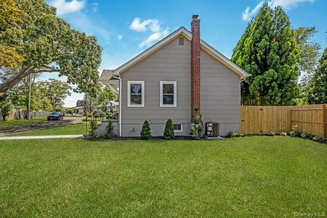 2 Cherry Road, Oyster Bay, NY, 2 Bedrooms Bedrooms, 6 Rooms Rooms,1 BathroomBathrooms,Residential Lease,For Rent,Cherry,0,1019257 2 Cherry Road, Oyster Bay, NY, 2 Bedrooms Bedrooms, 6 Rooms Rooms,1 BathroomBathrooms,Residential Lease,For Rent,Cherry,0,1019257
