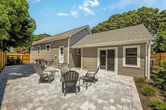 2 Cherry Road, Oyster Bay, NY, 2 Bedrooms Bedrooms, 6 Rooms Rooms,1 BathroomBathrooms,Residential Lease,For Rent,Cherry,0,1019257 2 Cherry Road, Oyster Bay, NY, 2 Bedrooms Bedrooms, 6 Rooms Rooms,1 BathroomBathrooms,Residential Lease,For Rent,Cherry,0,1019257