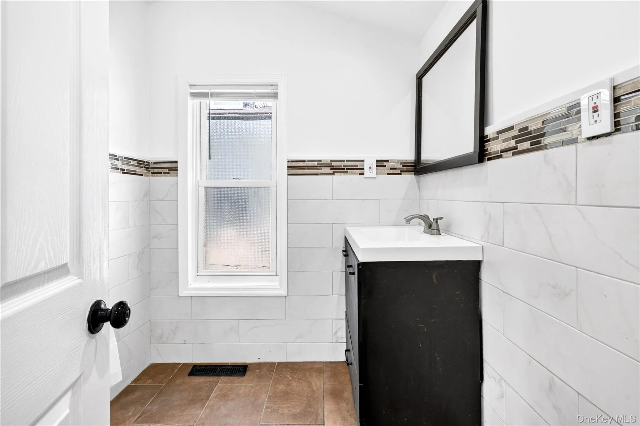68 Ridgewood Avenue, Middletown, NY, 2 Bedrooms Bedrooms, 5 Rooms Rooms,1 BathroomBathrooms,Residential,For Rent,Ridgewood,0,1019263 68 Ridgewood Avenue, Middletown, NY, 2 Bedrooms Bedrooms, 5 Rooms Rooms,1 BathroomBathrooms,Residential,For Rent,Ridgewood,0,1019263
