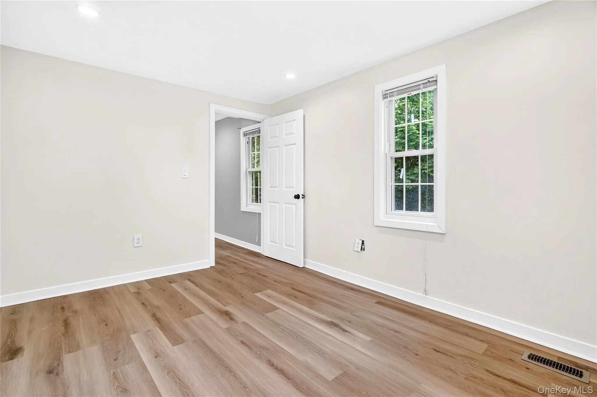 68 Ridgewood Avenue, Middletown, NY, 2 Bedrooms Bedrooms, 5 Rooms Rooms,1 BathroomBathrooms,Residential,For Rent,Ridgewood,0,1019263 68 Ridgewood Avenue, Middletown, NY, 2 Bedrooms Bedrooms, 5 Rooms Rooms,1 BathroomBathrooms,Residential,For Rent,Ridgewood,0,1019263