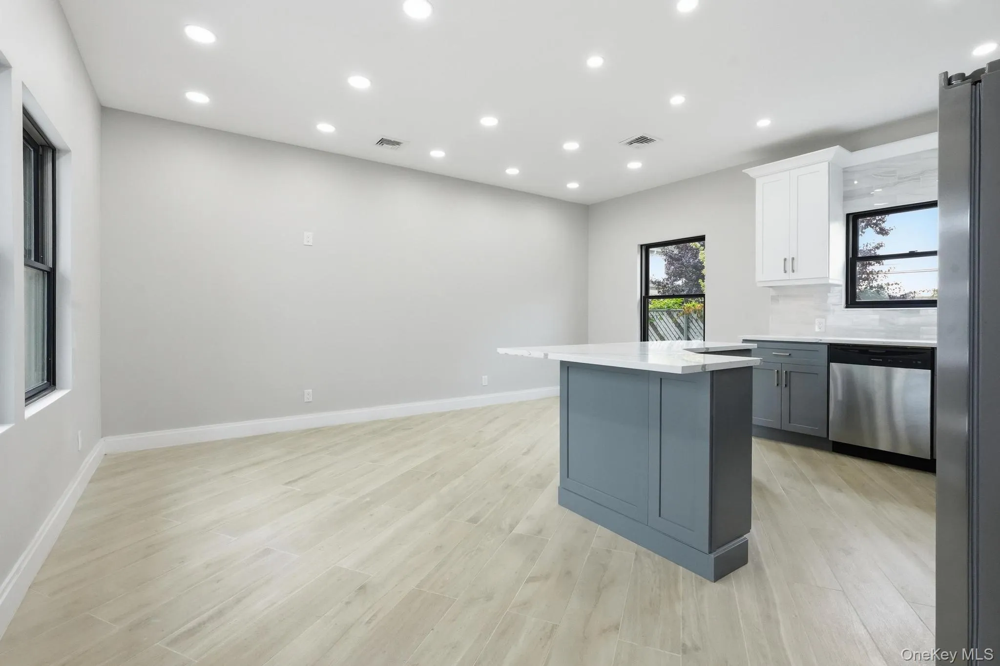 23 Doherty Avenue, Hempstead, NY, 7 Bedrooms Bedrooms, 20 Rooms Rooms,5 BathroomsBathrooms,Residential,For Rent,Doherty,0,KEY1019267 23 Doherty Avenue, Hempstead, NY, 7 Bedrooms Bedrooms, 20 Rooms Rooms,5 BathroomsBathrooms,Residential,For Rent,Doherty,0,KEY1019267