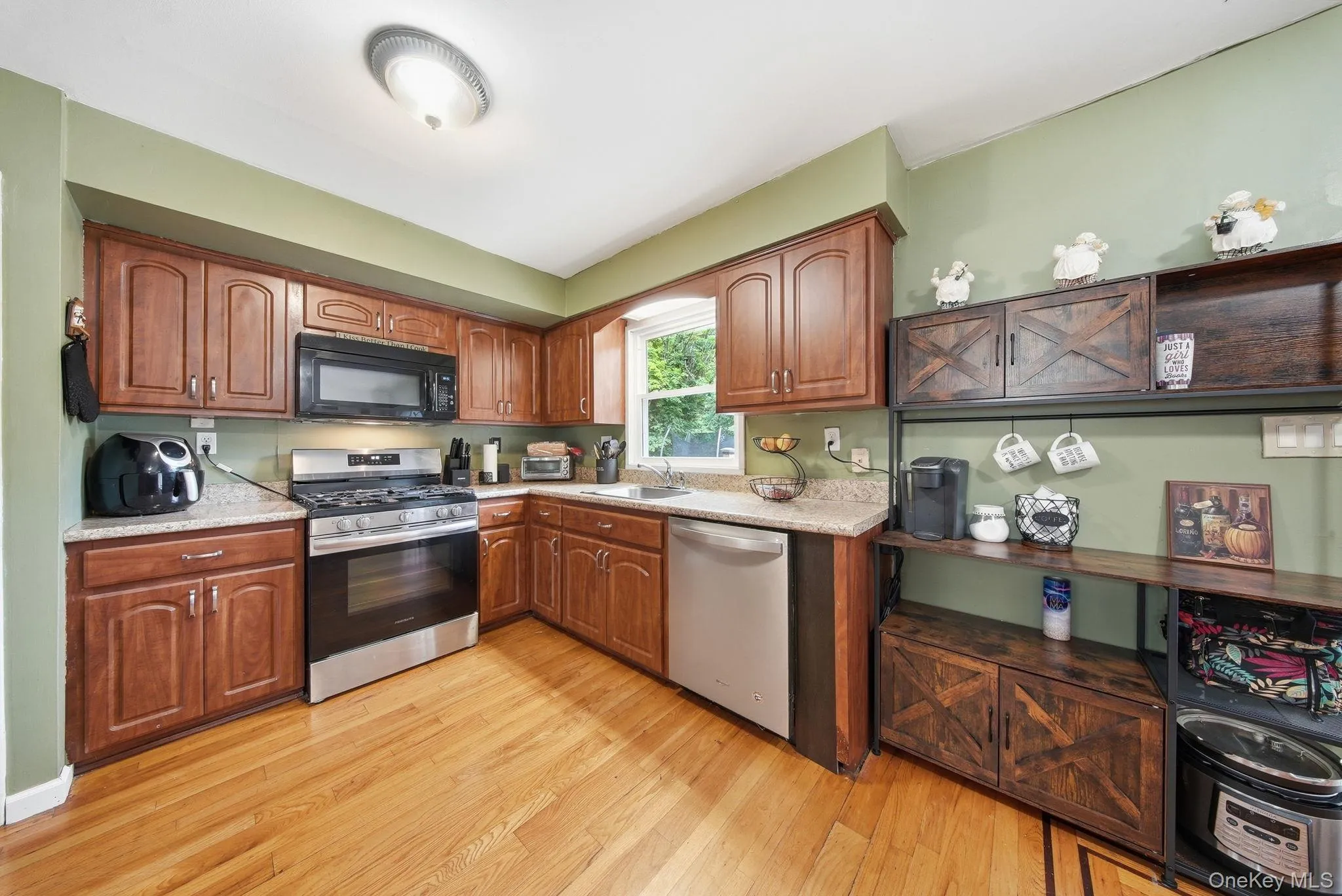 13 Brewster Drive, Middletown, NY, 3 Bedrooms Bedrooms, 8 Rooms Rooms,1 BathroomBathrooms,Residential,For Rent,Brewster,0,1019269 13 Brewster Drive, Middletown, NY, 3 Bedrooms Bedrooms, 8 Rooms Rooms,1 BathroomBathrooms,Residential,For Rent,Brewster,0,1019269