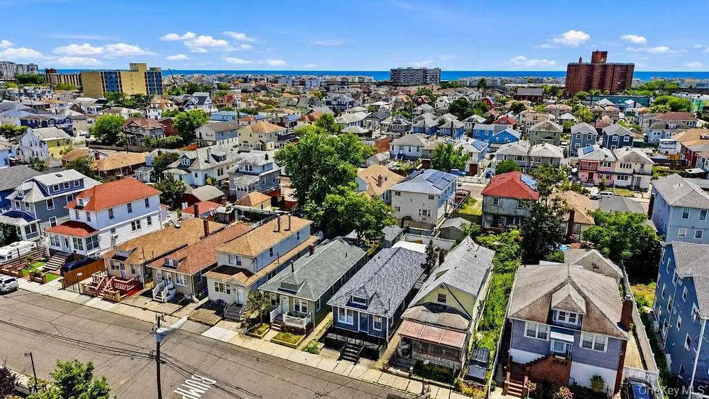 69-39 Elizabeth Avenue, New York, NY, 3 Bedrooms Bedrooms, 7 Rooms Rooms,2 BathroomsBathrooms,Residential,For Rent,Elizabeth,0,1019279 69-39 Elizabeth Avenue, New York, NY, 3 Bedrooms Bedrooms, 7 Rooms Rooms,2 BathroomsBathrooms,Residential,For Rent,Elizabeth,0,1019279