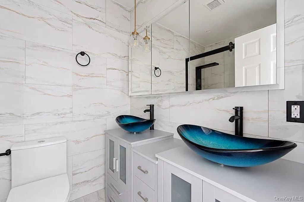 69-39 Elizabeth Avenue, New York, NY, 3 Bedrooms Bedrooms, 7 Rooms Rooms,2 BathroomsBathrooms,Residential,For Rent,Elizabeth,0,1019279 69-39 Elizabeth Avenue, New York, NY, 3 Bedrooms Bedrooms, 7 Rooms Rooms,2 BathroomsBathrooms,Residential,For Rent,Elizabeth,0,1019279