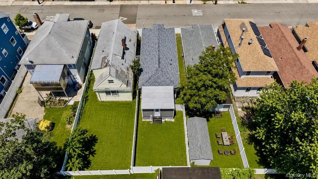 69-39 Elizabeth Avenue, New York, NY, 3 Bedrooms Bedrooms, 7 Rooms Rooms,2 BathroomsBathrooms,Residential,For Rent,Elizabeth,0,1019279 69-39 Elizabeth Avenue, New York, NY, 3 Bedrooms Bedrooms, 7 Rooms Rooms,2 BathroomsBathrooms,Residential,For Rent,Elizabeth,0,1019279