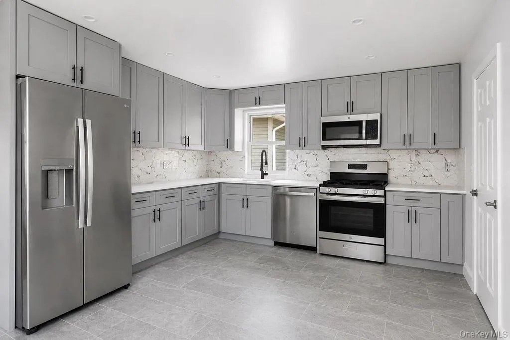 69-39 Elizabeth Avenue, New York, NY, 3 Bedrooms Bedrooms, 7 Rooms Rooms,2 BathroomsBathrooms,Residential,For Rent,Elizabeth,0,1019279 69-39 Elizabeth Avenue, New York, NY, 3 Bedrooms Bedrooms, 7 Rooms Rooms,2 BathroomsBathrooms,Residential,For Rent,Elizabeth,0,1019279