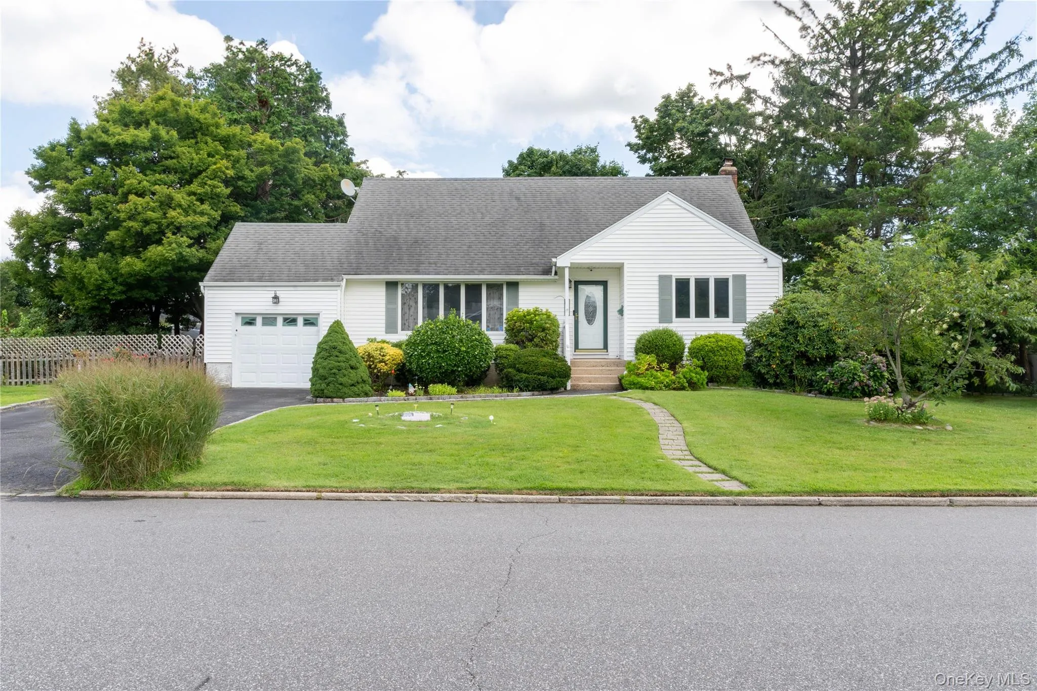 127 Suffolk Avenue, West Babylon, NY, 4 Bedrooms Bedrooms, 8 Rooms Rooms,2 BathroomsBathrooms,Residential,For Rent,Suffolk,0,1019280 127 Suffolk Avenue, West Babylon, NY, 4 Bedrooms Bedrooms, 8 Rooms Rooms,2 BathroomsBathrooms,Residential,For Rent,Suffolk,0,1019280
