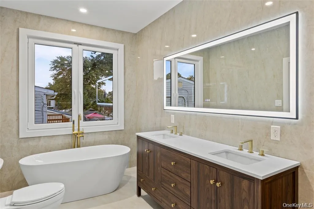 62 Adelhaide Lane, Islip, NY, 4 Bedrooms Bedrooms, 12 Rooms Rooms,2 BathroomsBathrooms,Residential,For Rent,Adelhaide,0,1019288 62 Adelhaide Lane, Islip, NY, 4 Bedrooms Bedrooms, 12 Rooms Rooms,2 BathroomsBathrooms,Residential,For Rent,Adelhaide,0,1019288