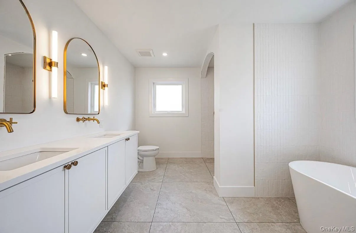 62 Adelhaide Lane, Islip, NY, 4 Bedrooms Bedrooms, 12 Rooms Rooms,2 BathroomsBathrooms,Residential,For Rent,Adelhaide,0,1019288 62 Adelhaide Lane, Islip, NY, 4 Bedrooms Bedrooms, 12 Rooms Rooms,2 BathroomsBathrooms,Residential,For Rent,Adelhaide,0,1019288
