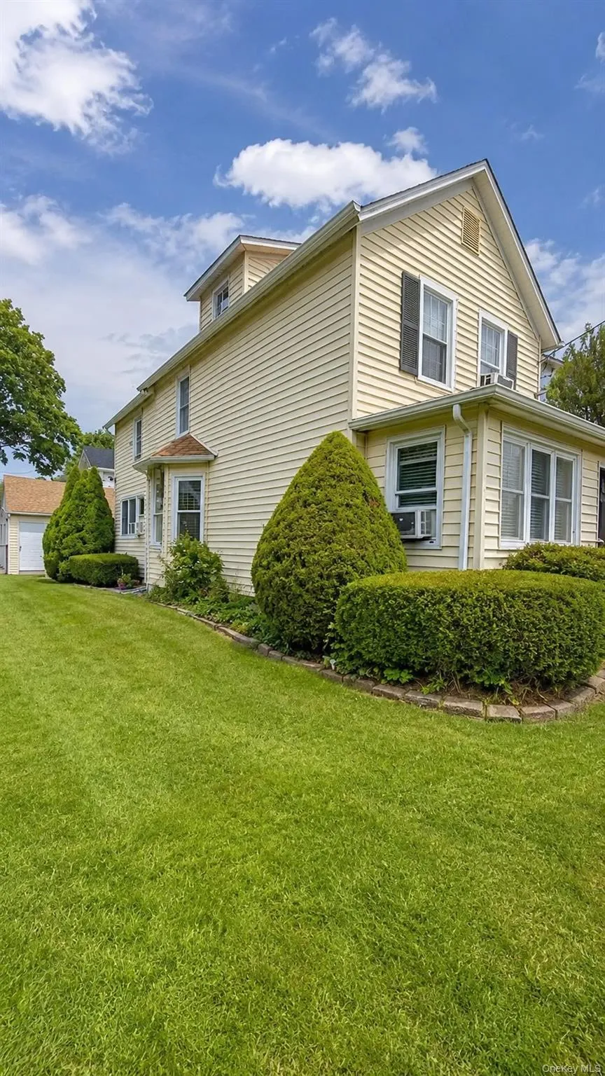 Side yard property Side yard property