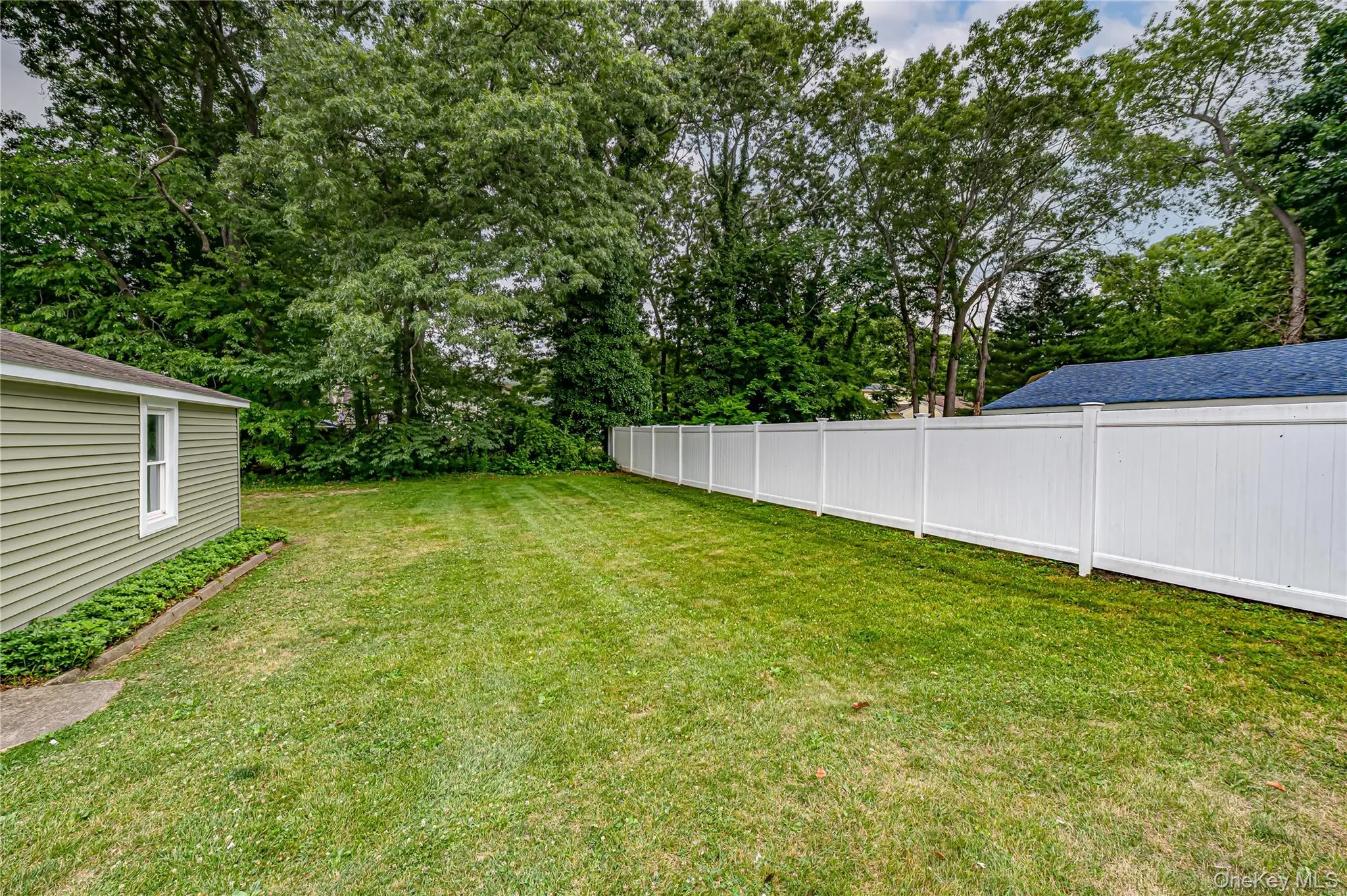 52 Summit Drive, Smithtown, NY, 3 Bedrooms Bedrooms, 6 Rooms Rooms,2 BathroomsBathrooms,Residential,For Rent,Summit,0,1019295 52 Summit Drive, Smithtown, NY, 3 Bedrooms Bedrooms, 6 Rooms Rooms,2 BathroomsBathrooms,Residential,For Rent,Summit,0,1019295