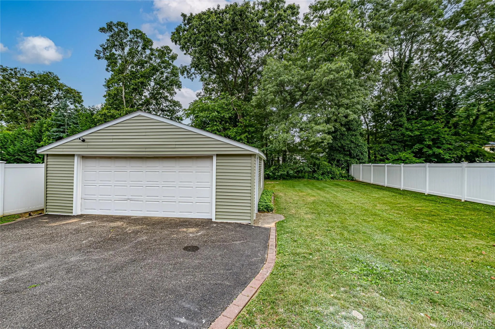 52 Summit Drive, Smithtown, NY, 3 Bedrooms Bedrooms, 6 Rooms Rooms,2 BathroomsBathrooms,Residential,For Rent,Summit,0,1019295 52 Summit Drive, Smithtown, NY, 3 Bedrooms Bedrooms, 6 Rooms Rooms,2 BathroomsBathrooms,Residential,For Rent,Summit,0,1019295
