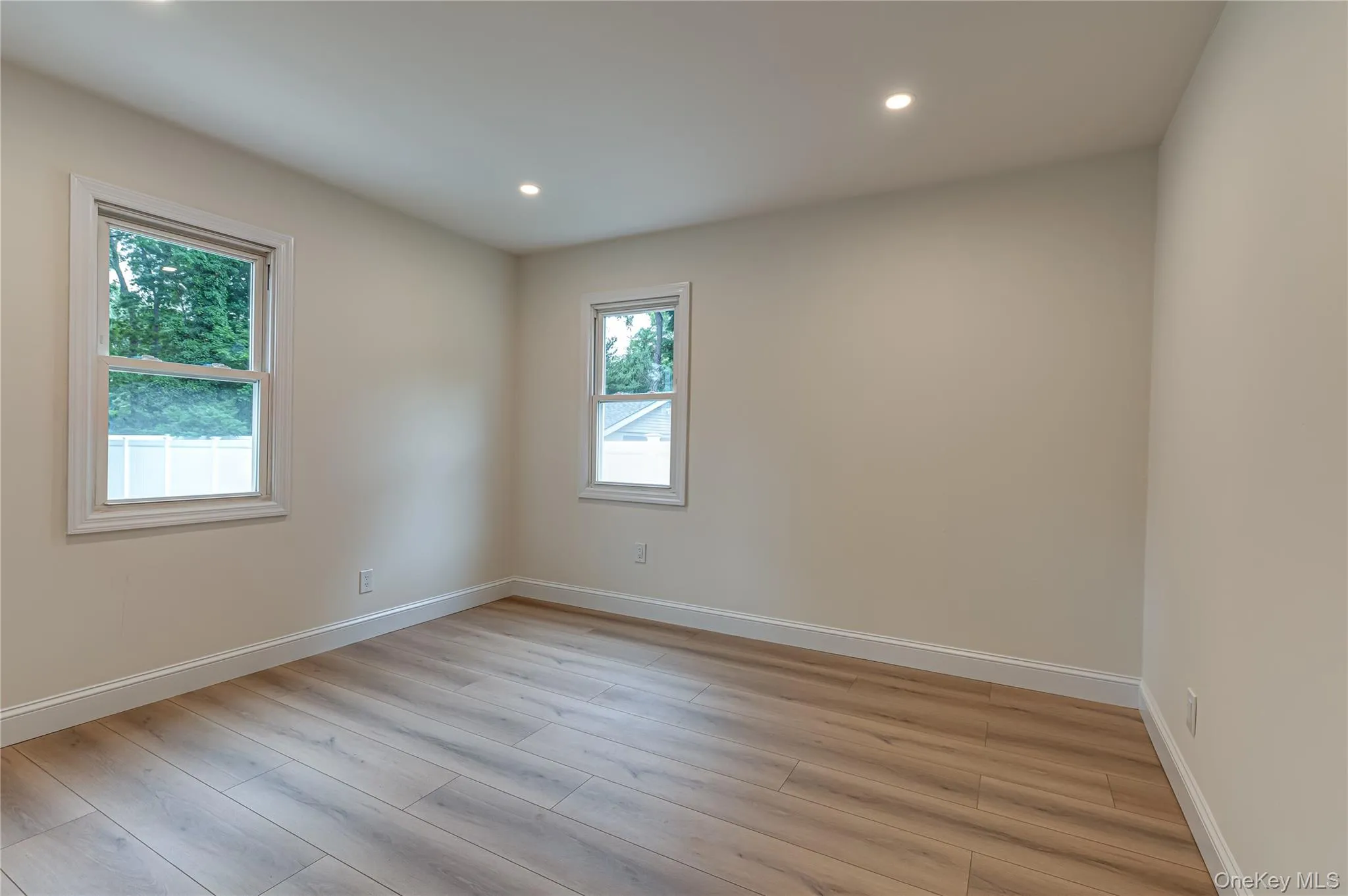 52 Summit Drive, Smithtown, NY, 3 Bedrooms Bedrooms, 6 Rooms Rooms,2 BathroomsBathrooms,Residential,For Rent,Summit,0,1019295 52 Summit Drive, Smithtown, NY, 3 Bedrooms Bedrooms, 6 Rooms Rooms,2 BathroomsBathrooms,Residential,For Rent,Summit,0,1019295