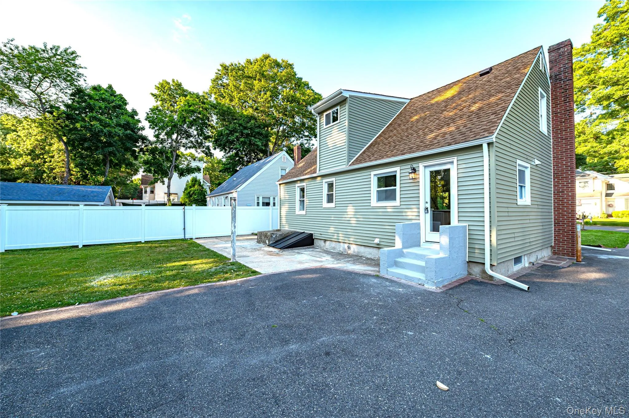 52 Summit Drive, Smithtown, NY, 3 Bedrooms Bedrooms, 6 Rooms Rooms,2 BathroomsBathrooms,Residential,For Rent,Summit,0,1019295 52 Summit Drive, Smithtown, NY, 3 Bedrooms Bedrooms, 6 Rooms Rooms,2 BathroomsBathrooms,Residential,For Rent,Summit,0,1019295