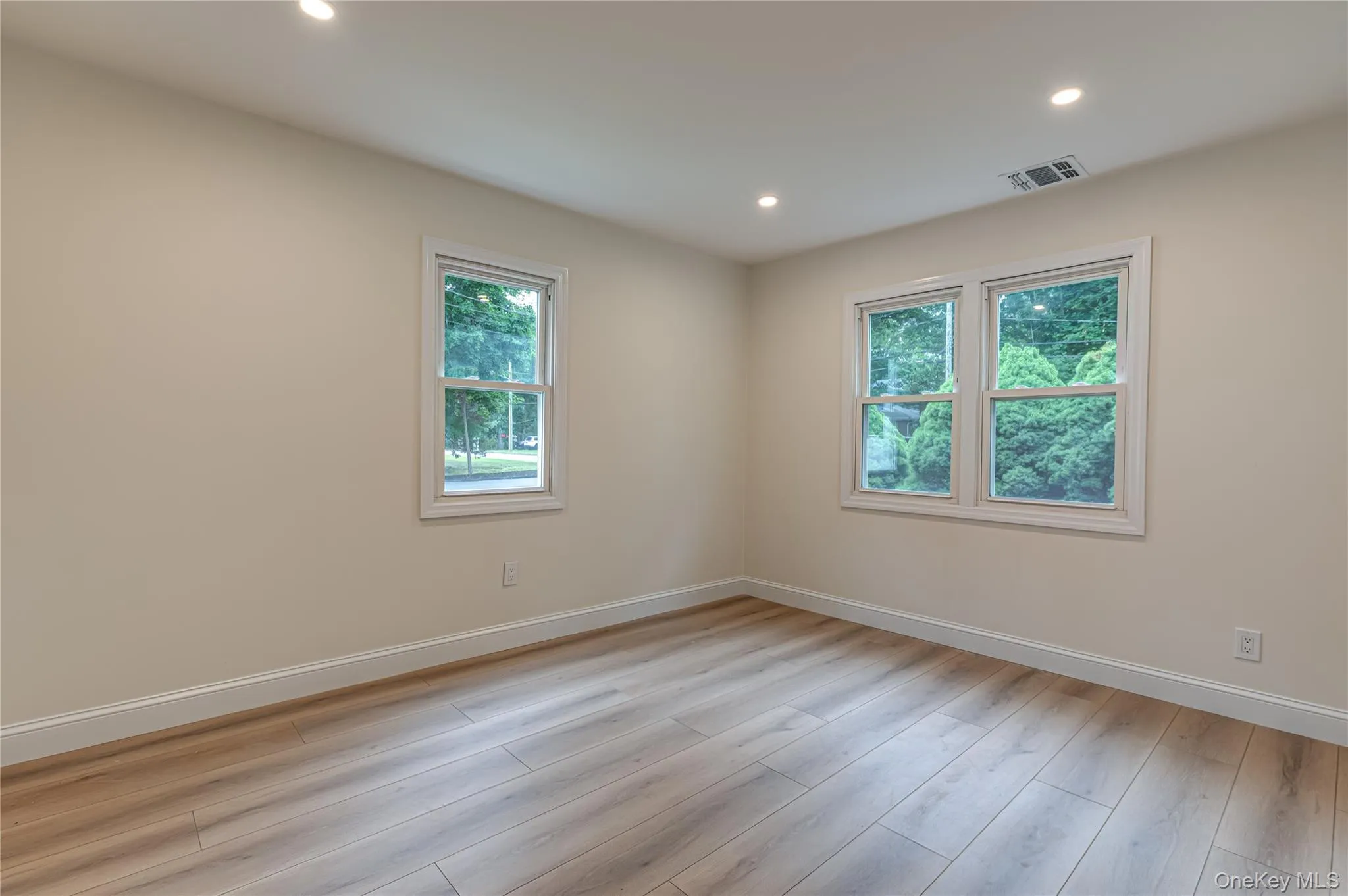 52 Summit Drive, Smithtown, NY, 3 Bedrooms Bedrooms, 6 Rooms Rooms,2 BathroomsBathrooms,Residential,For Rent,Summit,0,1019295 52 Summit Drive, Smithtown, NY, 3 Bedrooms Bedrooms, 6 Rooms Rooms,2 BathroomsBathrooms,Residential,For Rent,Summit,0,1019295