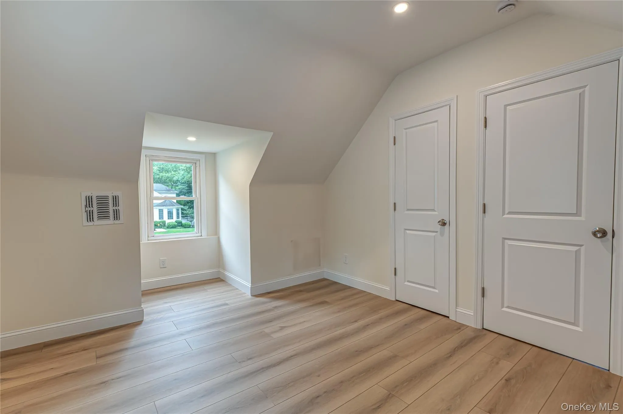 52 Summit Drive, Smithtown, NY, 3 Bedrooms Bedrooms, 6 Rooms Rooms,2 BathroomsBathrooms,Residential,For Rent,Summit,0,1019295 52 Summit Drive, Smithtown, NY, 3 Bedrooms Bedrooms, 6 Rooms Rooms,2 BathroomsBathrooms,Residential,For Rent,Summit,0,1019295