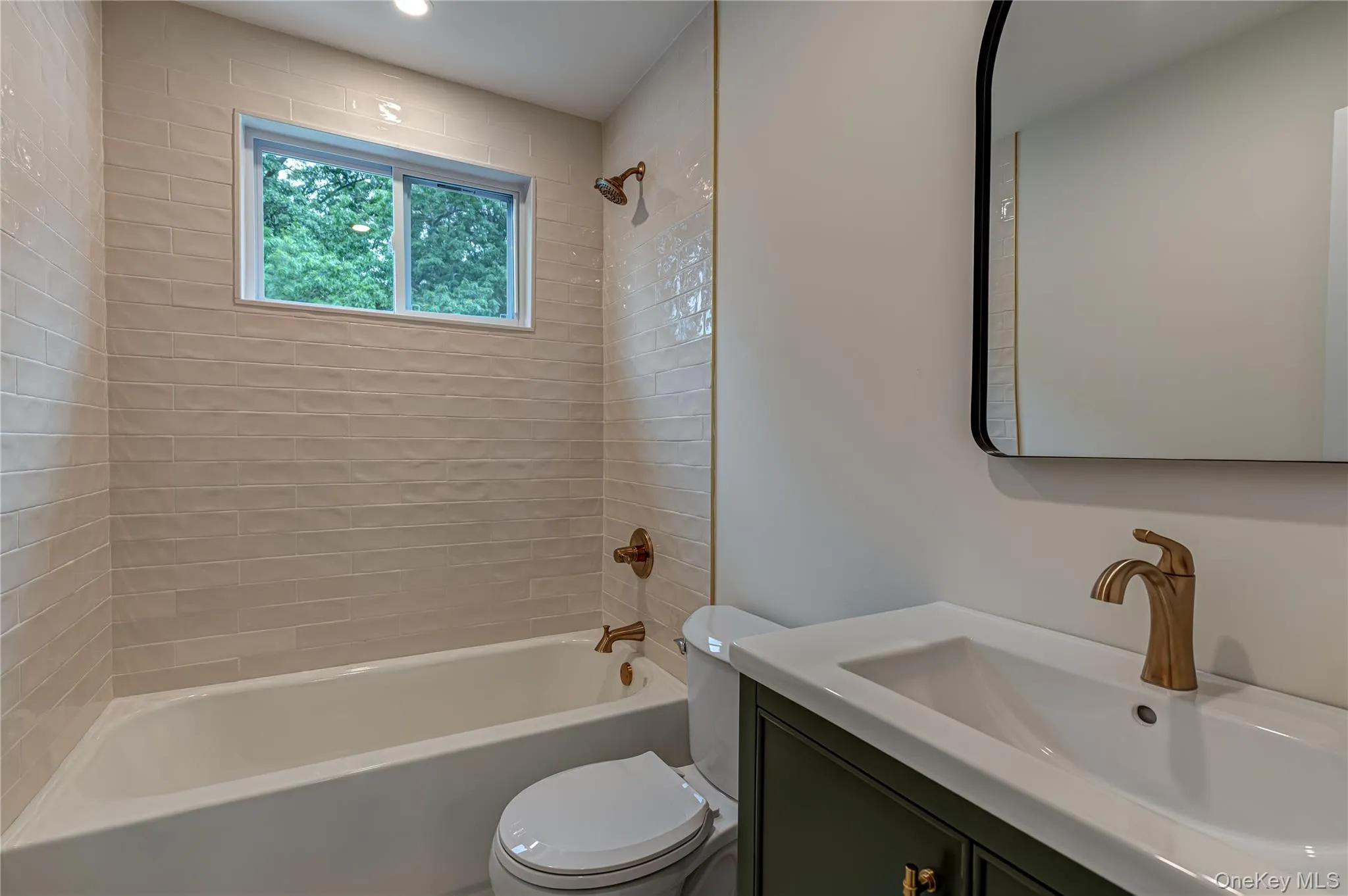 52 Summit Drive, Smithtown, NY, 3 Bedrooms Bedrooms, 6 Rooms Rooms,2 BathroomsBathrooms,Residential,For Rent,Summit,0,1019295 52 Summit Drive, Smithtown, NY, 3 Bedrooms Bedrooms, 6 Rooms Rooms,2 BathroomsBathrooms,Residential,For Rent,Summit,0,1019295