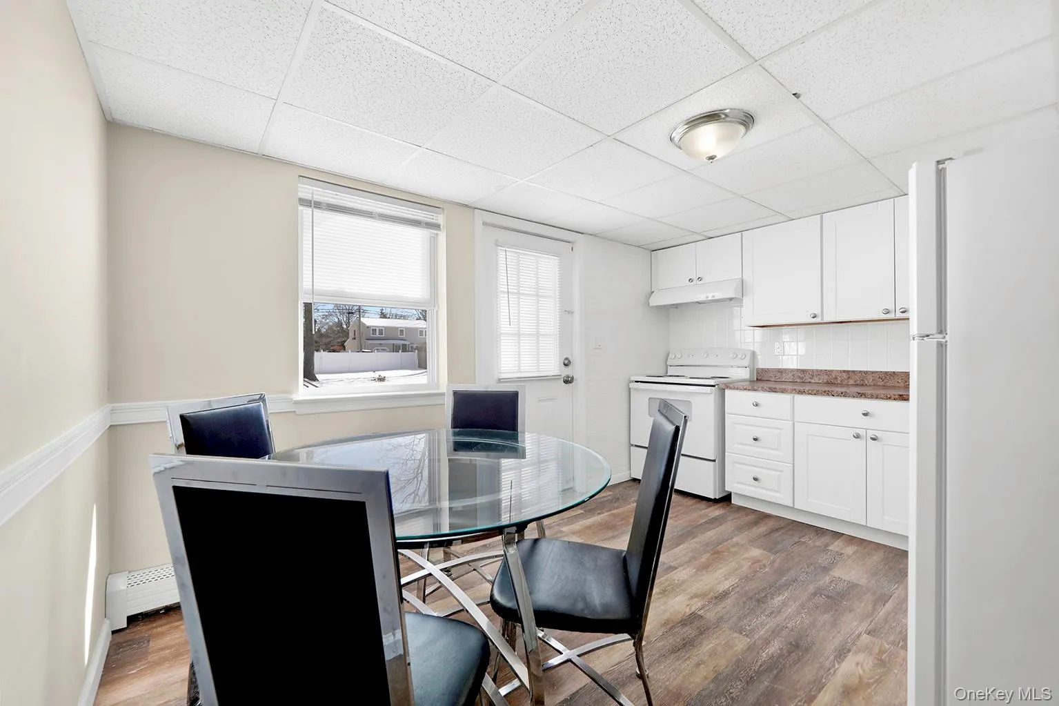 Spacious Kitchen! Spacious Kitchen!