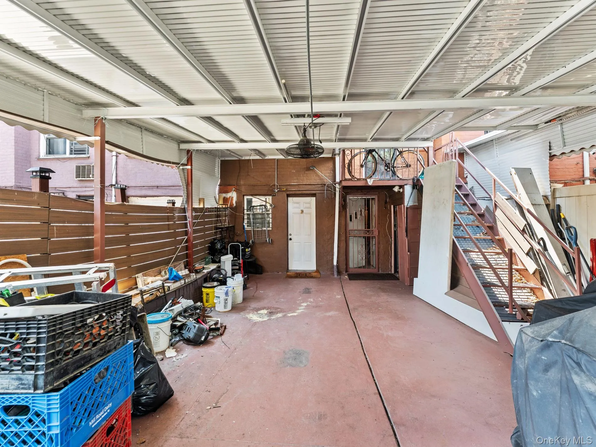 Covered garage space for 2 cars Covered garage space for 2 cars