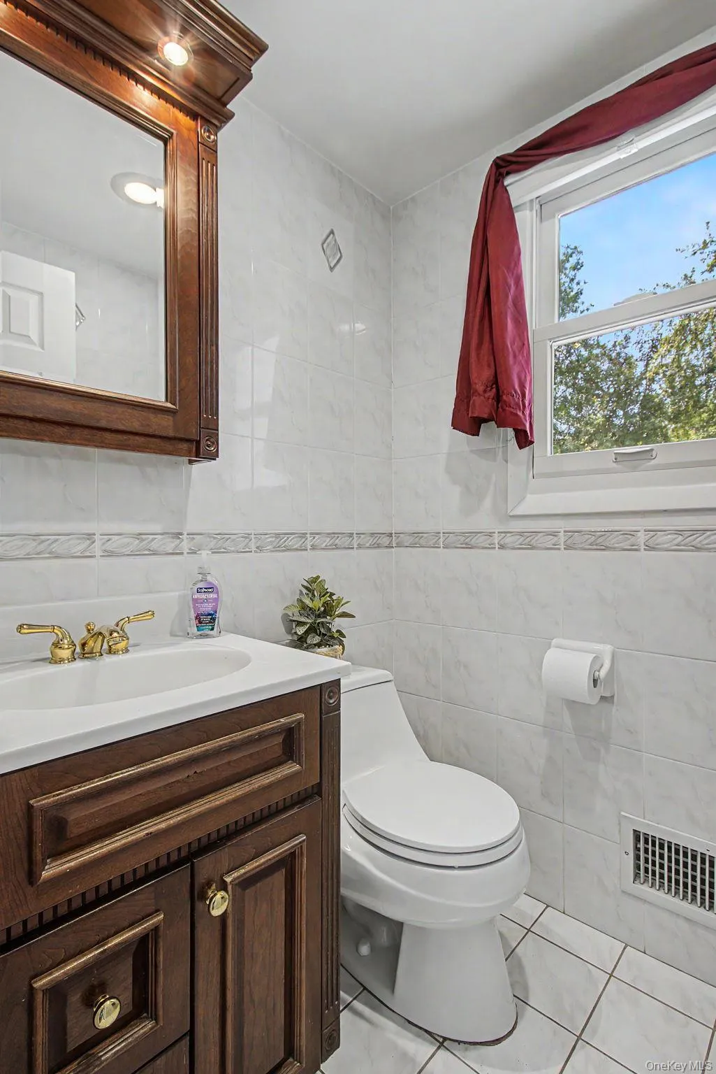 24 Fairview Lane, Orangetown, NY, 3 Bedrooms Bedrooms, 7 Rooms Rooms,1 BathroomBathrooms,Residential,For Rent,Fairview,0,1019307 24 Fairview Lane, Orangetown, NY, 3 Bedrooms Bedrooms, 7 Rooms Rooms,1 BathroomBathrooms,Residential,For Rent,Fairview,0,1019307